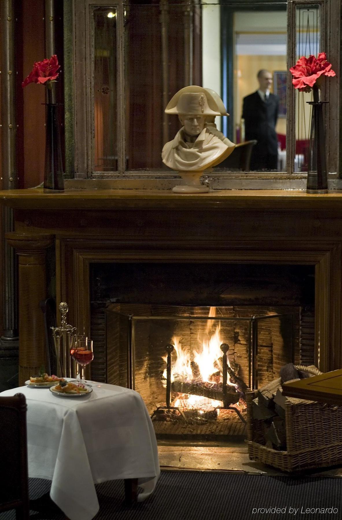 Hotel Restaurant Napoleon Fontainebleau Kamer foto